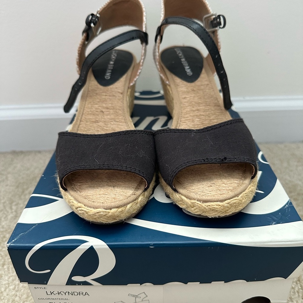 Lucky Brand Women's Kyndra Wedge Sandal Size 7.5